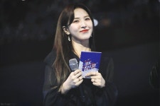 오늘도 넌 어김없이 예쁘구나 on Twitter | Wendy red velvet, Red velvet, Velvet
