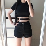 Pin page 18⬛️ on Instagram: “디데이걸은 크롭티 맛집 🖤 #디데이걸 #ddaygirl” en 2024