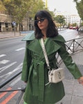Maria Bernad spotted with our Marc Jacobs Softshot in Porcelain | 스타일, 가방