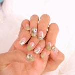 다누네일(DANU NAIL) | NailMC/네일엠씨/양재네일/강남네일 on Instagram: “. 누가누가 화려할까🙈 언니승👍 이라고 해둘까요...