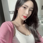 천명진아로마 | 교복 치마에 있는 천명진님의 핀 - 2021 | 모델, 패션, 교복 치마