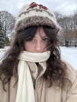 Pin by ㅤㅤㅤㅤㅤㅤ on Sizin Pinleriniz in 2025 | Snow girl, Pretty people, Winter girls