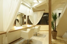 성남디자인;모란미용가구 | Pin by Jeongin Park on 내가게 | Salon interior design, Salon interior, Hair salon interior