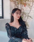 강경민 on Instagram: “나 앞머리 잘랐는데 티가 안나니 hoxy ..?” in 2020 | Women