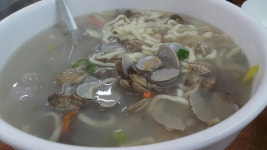 바지락 칼국수 궁평항에서