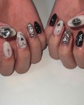 지니크네일 | 부천네일 | 부천역네일 on Instagram: "가져오신 타샵디자인입니다 8.5" | Hippie nails, Grunge nails, Goth nails