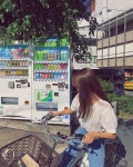 권자람, MoMo 🍑 on Instagram: “느낌좋은 레이스블랑과 모코데님 🌿 #모코블링 #모코도쿄 🇯🇵” | สวย