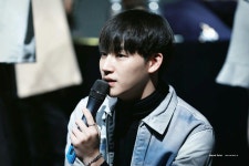 ปักพินโดย Fonz ใน aG7 JB Defsoul ⏩ 제이비