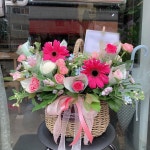 경안동카페 꽃 카페 꽃스타그램 미니꽃다발 꽃다발 꽃바구니 데일… | Table decorations...