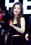 Irene에 있는 Eun su님의 핀 | 레드벨벳, 레드벨벳 아이린, 익스트림 스포츠