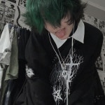Pin by ✎₰크래커• on fllubiiiii | Short green hair, Dark green hair, Fluffy hair
