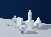 코스메토로그 | COSMETIC에 있는 MILKTEA STUDIO님의 핀 | 제품 카탈로그 디자인, 화장품, 사진