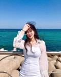 봉포머구리집약수점 | Instagram의 ✨ 소연 sᴏʏᴇᴏɴ ✨님: “봉포머구리 물회 먹꾸 신나써~~~~~ 근데 바람이 안도와줘~~~~” | 패션, 패션 스타일, 원피스
