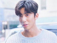 Pin de ddeumii em HWIYOUNG (휘영) em 2021