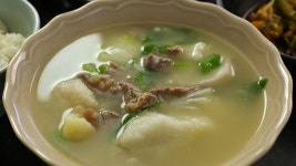 토란주인(Mr.Taro) | Taro Soup (Toran-guk: 토란국) | Maangchi recipes, Food, Maangchi