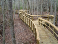디딤스톤브릿지 | Pedestrian Boardwalk with scenic overlook built by Nature Bridges using our top down construction method. | 정원 아이디어, 조경...