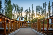 라사 라하사(RASA RAHASA) | Leh Lha - Ri - Sa Resort | 2026년 최신 가격 & 프로모션 - 클룩 Klook 대한민국