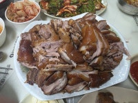 룡쟝족발비빔밥 | 직장에서 3천원씩 걷어서 해먹는 점심 족발 봄동비빔밥
