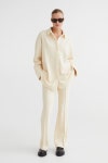 에이치앤엠-셔츠 Ribbed velour shirt 1116585001 | 트렌비 에이치앤엠-셔츠 Ribbed velour shirt 1116585001 | 트렌비 | www.trenbe.com