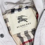 버버리 - 군산시 부곡4길 11-3 | 버버리(Burberry) | 버버리 그레이 집업 바람막이 후드 남성 자켓 사이즈 54 런던라인 aa41812 중고 152898915 | 트렌비