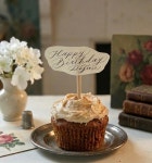 Hand-lettered Cake Topper | 아이디어스 Hand-lettered Cake Topper