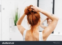 손끗(hair room) | 5,259 Tying hair in room 이미지, 스톡 사진 및 벡터 | Shutterstock