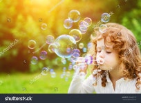 191,381 Bubble child 이미지, 스톡 사진 및 벡터 | Shutterstock
