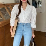 더블유걸즈 23JAN629 여자쇼핑몰 어도러블 레이스 펀칭 벌룬 블라우스