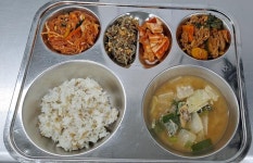 10월 17일 (월) 점심 급식사진 :: 급식 소식 :: 오주중학교 오주중학교 :: 급식 소식 :: 10월 17일 (월) 점심 급식사진