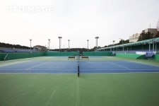 유토이미지 | 생활체육 운동 공원의 테니스코트