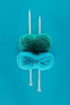 blue knitting yarn with knitting needles| isolated on blue | 유토이미지 | 상세페이지 | 베이직샵 | 사진 | 21312207