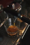 투컵스커피(Two cups coffee) | close-up of coffee machine preparing espresso in two cups | 유토이미지 | 상세페이지 | 베이직샵 | 사진 | 21334841