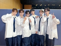 더쿠 - 투어스 '첫만남' 활동 교복 스타일링.jpg