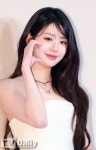 더쿠 - 실시간 아이브 장원영 불가리 쥬얼리 포토월 기사사진.jpg