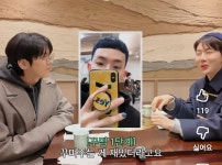 더쿠 - 네일 케어에 꽤나 진심이라는 두 남자..jpg