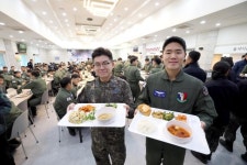 공군 제3훈련비행단 와룡식당 | 국방일보 - BEMIL 군사세계 공군3훈련비행단, 맛있는 고민 듬뿍 담는 식판의 변화 시작된다