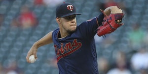 Twins blanquean a Nacionales con joya de Berríos