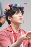 하루가 뭘 좋아할지 몰라서 그냥 아무거나 가져와봐써 - DAY6(데이식스) 카테고리