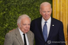 "이것이 미국 패션"…85세 랠프 로런, 디자이너 첫 대통령 메달 | 연합뉴스