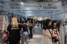 무신사 "글로벌 스토어 3분기 거래액 2배 증가…일본 인기" | 연합뉴스