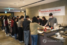 신세계푸드, 저탄소 식생활 알리는 ESG 메뉴 급식 제공 | 연합뉴스