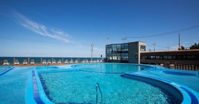 제너시스비비큐강릉라카이리조트야외풀점 | BENIKEA San&Bada Jumunjin Resort, 강릉, 한국 - www.trivago.co.kr BENIKEA San&Bada Jumunjin Resort