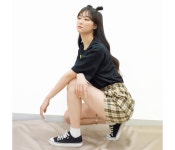킨예 (KINYE_T) KINYE's logo t-shirt - Black