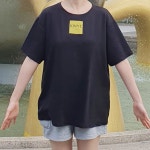 킨예 (KINYE_T) KINYE's logo t-shirt - Black