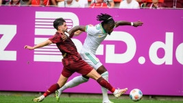 도쿠아띠 | Gallery: Ferguson strike earns 1-0 win at Kaiserslautern - AS Roma Gallery: Ferguson strike earns 1-0 win at Kaiserslautern