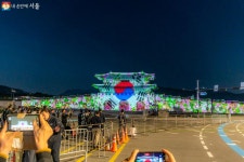 광화문에 새로운 길 열렸다! 연결, 소통, 창조의 공간 '이곳' | 서울시 - 내 손안에 서울 광화문에 새로운 길 열렸다! 연결, 소통, 창조의 공간 '이곳'