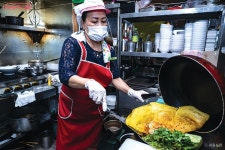 베트남 음식, 쌀국수 말고 뭐 있지? 서울 속 맛집 탐방 | 서울시 - 내 손안에 서울 베트남 음식, 쌀국수 말고 뭐 있지? 서울 속 맛집 탐방