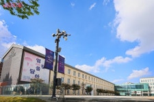 법화복식디자인공예 | 연등이 전하는 위로…마음 어지러울 땐 공예박물관으로 오세요! | 서울시 - 내 손안에 서울 연등이 전하는 위로…마음 어지러울 땐 공예박물관으...