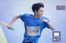 더쿠 - 문준 이렇게 어깨넓고 잘생길 필요가??