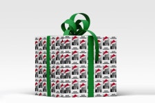 메리머치(Merry Merch) | Trump Mug Shot Is on Campaign’s Christmas Merch, Too Trump Store: Nothing Says ‘Merry Christmas’ Like a Mug Shot